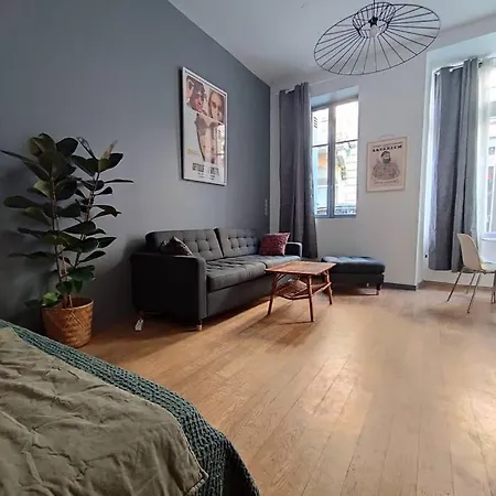 Apartment In The Heart Of The Chartrons