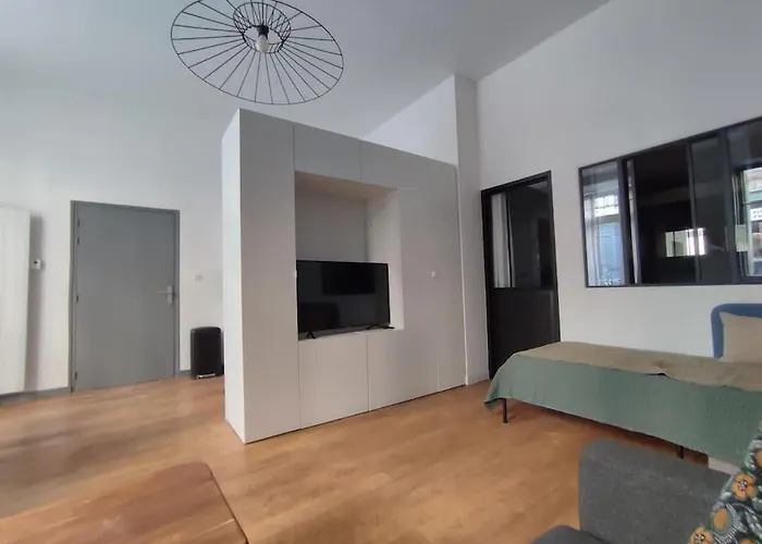 In The Heart Of The Chartrons * Bordeaux